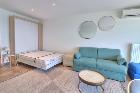 JUAN-LES-PINS – STUDIO DE STANDING AVEC VUE PANORAMIQUE MER – - Photo 2
