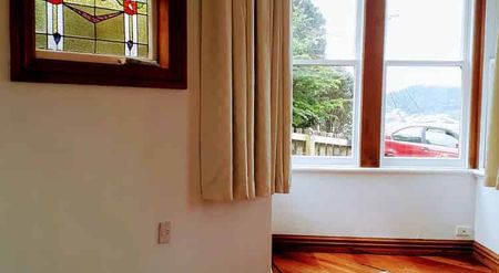 Charming 2-Bed Home in Aro Valley - Photo 5