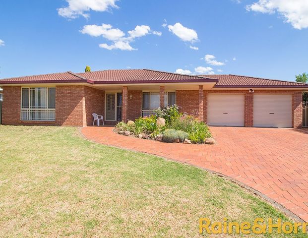 27 Murrayfield Drive, Dubbo, NSW 2830 - Photo 1