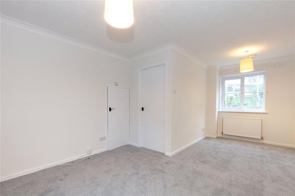 2 bedroom end of terrace house to rent - Photo 1