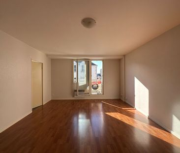 Location Appartement 2 pièces 48m² ORLEANS 45000 - Photo 2