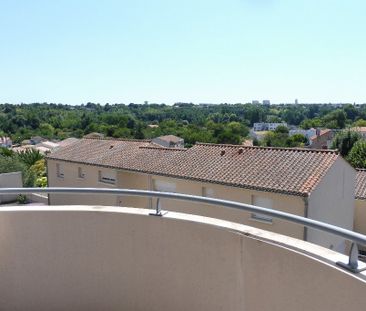 Location Appartement 3 pièces 84m² ANGOULEME 16000 - Photo 4