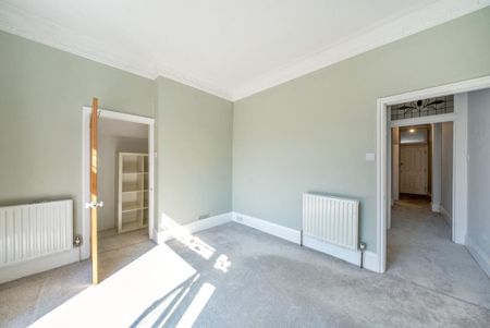 Wyatt Park Road, London SW2 - Photo 2
