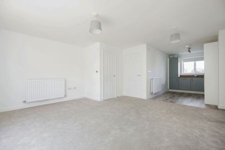 3 bedroom house to rent Marram Crescent, Harpole, Northampton, NN7 - Photo 2