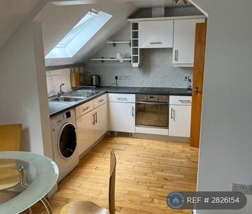 3 bedroom flat to rent - Photo 5