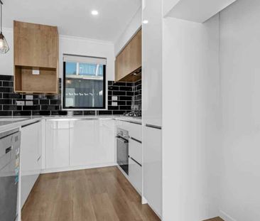 4 Bedroom + 2 Bathrooms, Papatoetoe - Photo 2