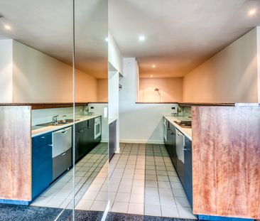 MASSIVE APARTMENT WITH PARK VIEWS - Photo 3