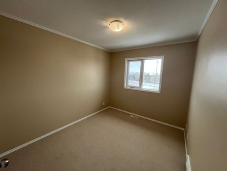 3 Bedroom Property in Evergreen - Photo 5