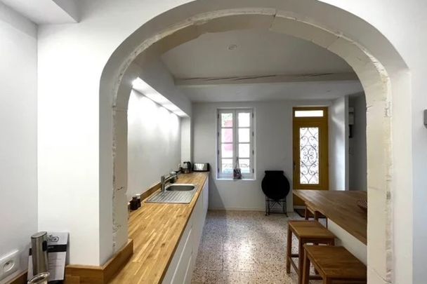 Maison de ville 3 pièces meublée en centre historique - Photo 1