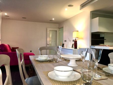 3 Bed Flat, Caro Point, SW1W - Photo 2