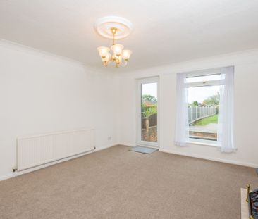 2 bedroom Terraced House to rent - Photo 6