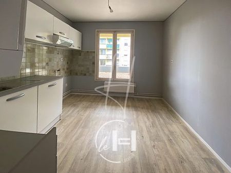 Location Appartement 4 pièces 88m² MONTIGNY LES METZ 57950 - Photo 2