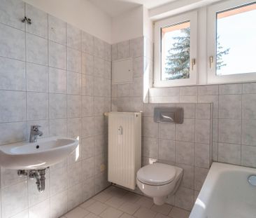 ***Wohnen im Grünen ** hell und freundlich ** mit eigenem Hausgarte... - Photo 2