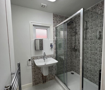 1 bedroom in a house share to rent - Photo 6