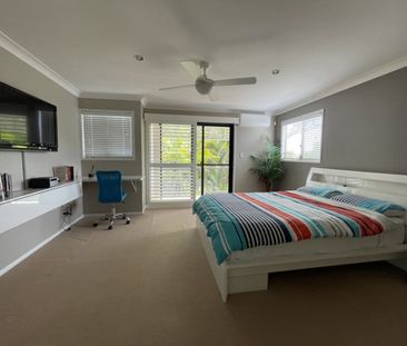 TRI LEVEL FAMILY HOME - Photo 4