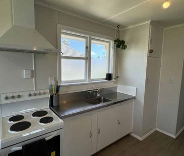 Tidy Three Bedroom Family Home - Photo 1