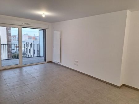 location Appartement T2 DE 42.02m² À CLERMONT FERRAND - Photo 2