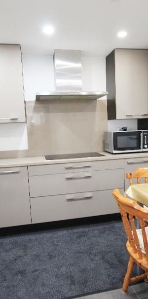 Brassie Avenue, East Acton, London, W3 7DF - Photo 1