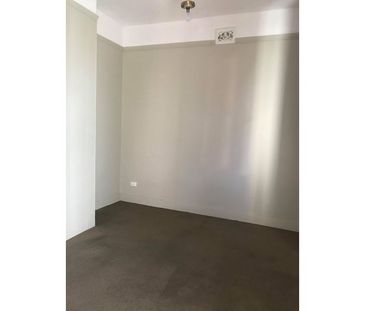 Neat & Tidy 2-3 Bedroom Home - Photo 6