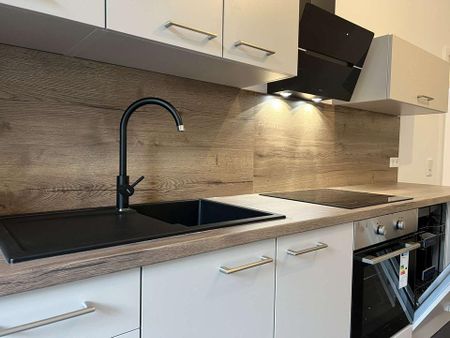 ✨Neu! 3 Zimmer-Wohnung mit modernem Wannenbad & neuer Einbauküche - Photo 4