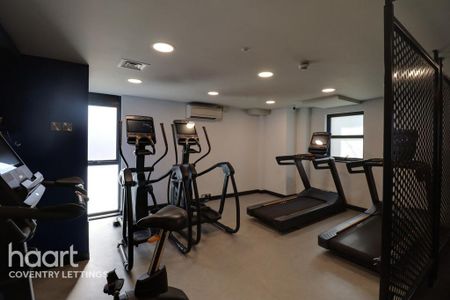 1 bedroom in a flat share to rent - Photo 4