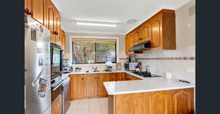 *** 3 Bdrm ~ 2 Bath ~ Dbl Garage ~ Polished Floorboards ~ Mountain Views ~ Ducted Heating - Photo 4