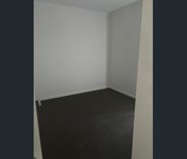 Brand New Family Home for Lease – Be the First to Live In - Photo 2