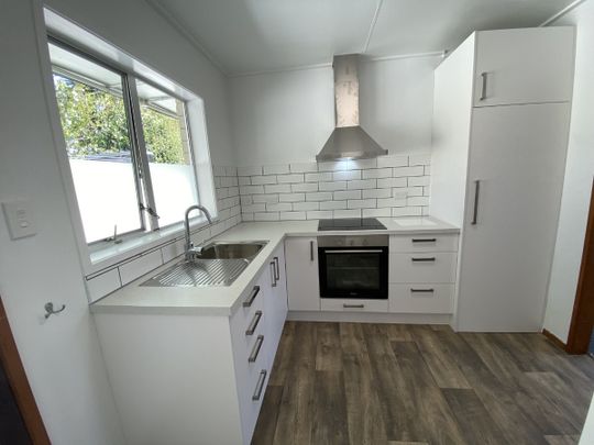 Available now - Parkvale Brand new Kitchen and Bathroom / Laundry - Photo 1