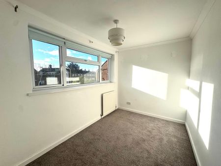 3 bedroom terraced house to rent - Photo 2