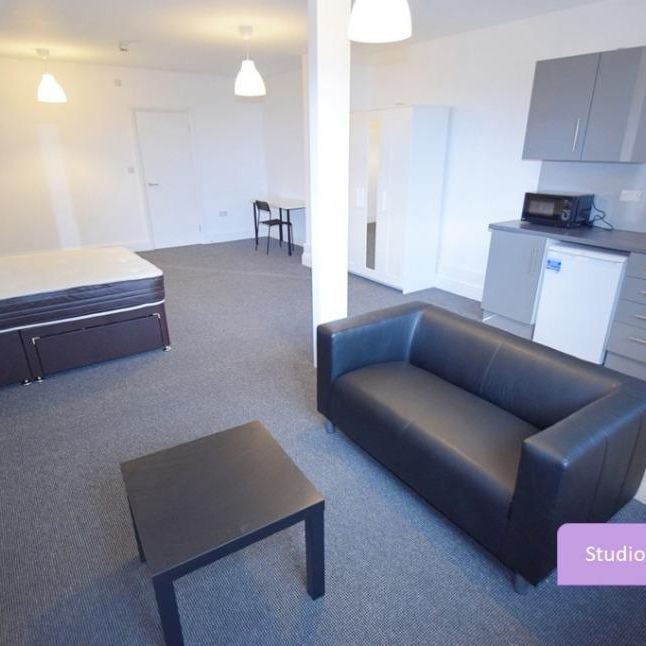 Studio to rent - Photo 1