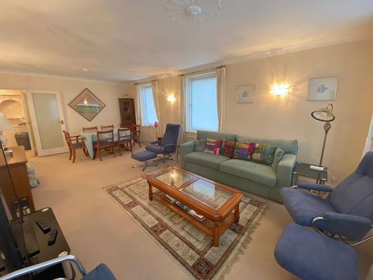 3 bedroom flat to rent - Photo 1