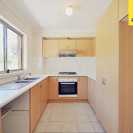 THREE BEDROOM FAMILY HOME IN CONVENIENT LOCATION - Photo 3