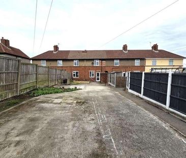 Cambridge Crescent, Doe Lea, Chesterfield, S44 - Photo 3