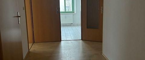 Schöne 3-Zimmer mit Laminat und Wannenbad in sehr guter Lage! Jetzt einziehen und im neuen Jahr erst zahlen! - Foto 1