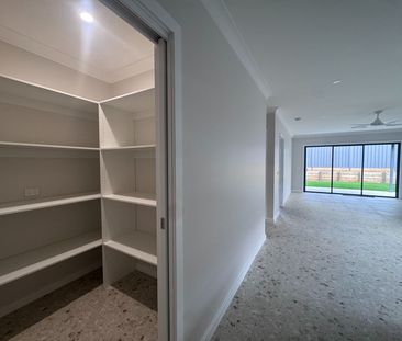 Comfortable & Convenient Living - Photo 5