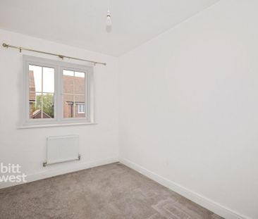 3 bedroom semi-detached house to rent - Photo 4