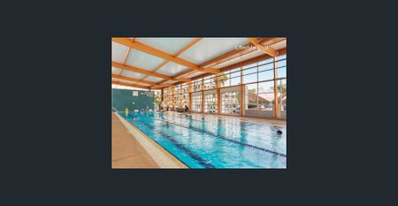 Light-Filled Apartment Offering Convenience and Lifestyle - Photo 2