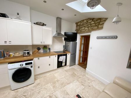 2 bedroom terraced house to rent - Photo 5