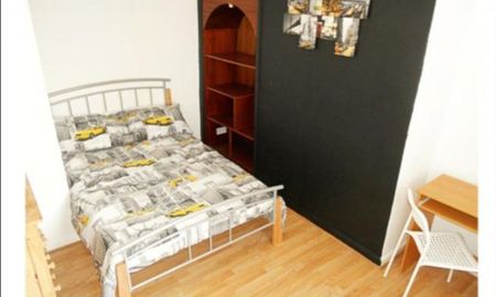 Ravenscliffe Avenue Room 4 - Photo 2