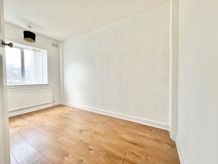 4 bedroom terraced house to rent - Photo 2