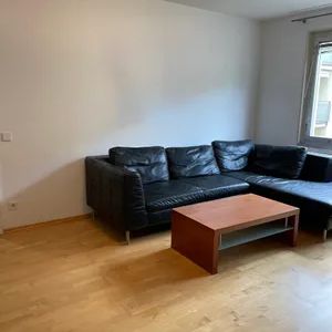 NEU: Ruhige 2-Zimmer-Wohnung mit Lift und separater Küche in 1120 Wien - Photo 2