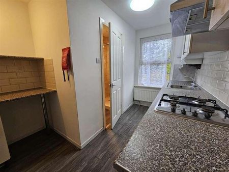 Albert Road, London, E18 - Photo 5