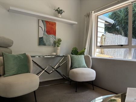 Charming Townhouse in Bayview - Photo 5