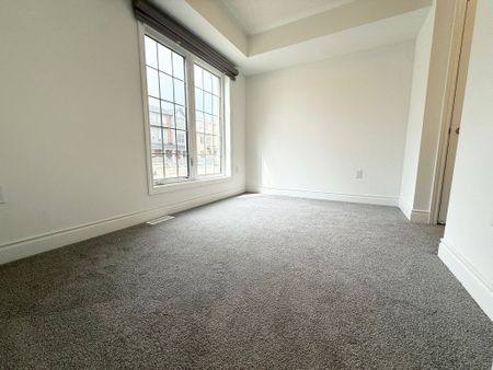For Lease - 11 Franklin Avenue, Toronto, Ontario - Photo 5