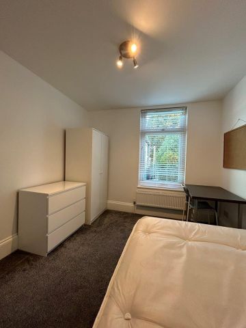 5 Bed Terraced House, Bear Road, BN2 - Photo 5