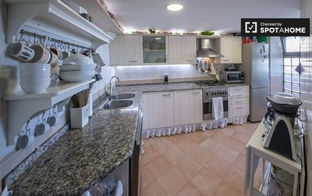 valencia, Valencian Community 46023 - Photo 4