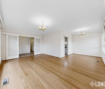 Court Location Charm in a Convenient Locale - Photo 3