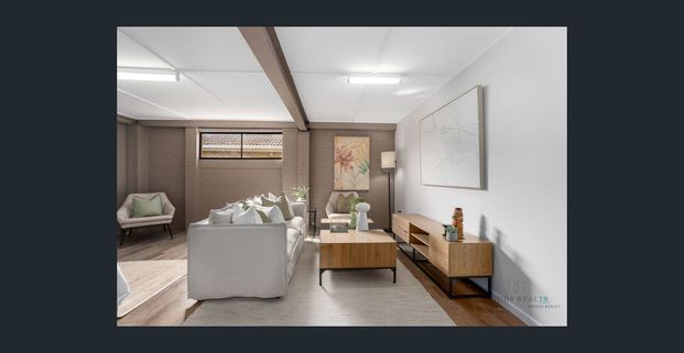 Duel living home available now ! - Photo 1