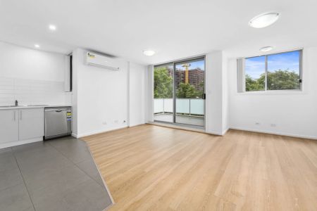 Modern 2 bedroom apartment close to Waitara station - Photo 4