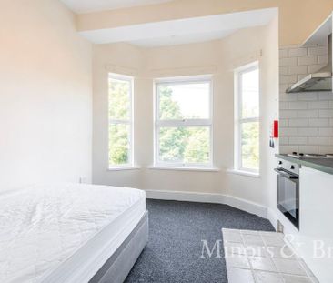 Studio to rent - Photo 2